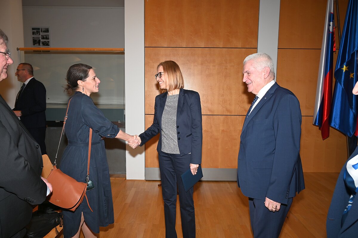 Generalna državna odvetnica dr. Ana kerševan in ministrica za zdravje dr. Valentina Prevolnik Rupel. Fotografije: Boris Vugrinec