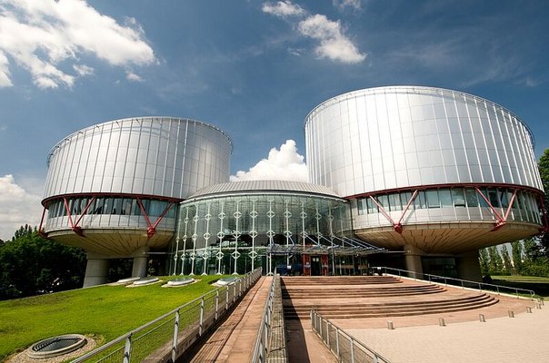 Pročelje stavbe Evropskega sodišča za človekove pravice