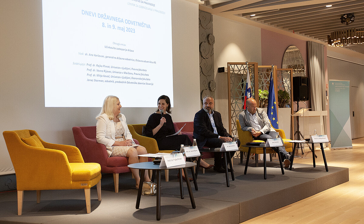 govorci na okrogli mizi: Vesna Rijavec, Ana Kerševan, Janez Starman in Mitja Kovač