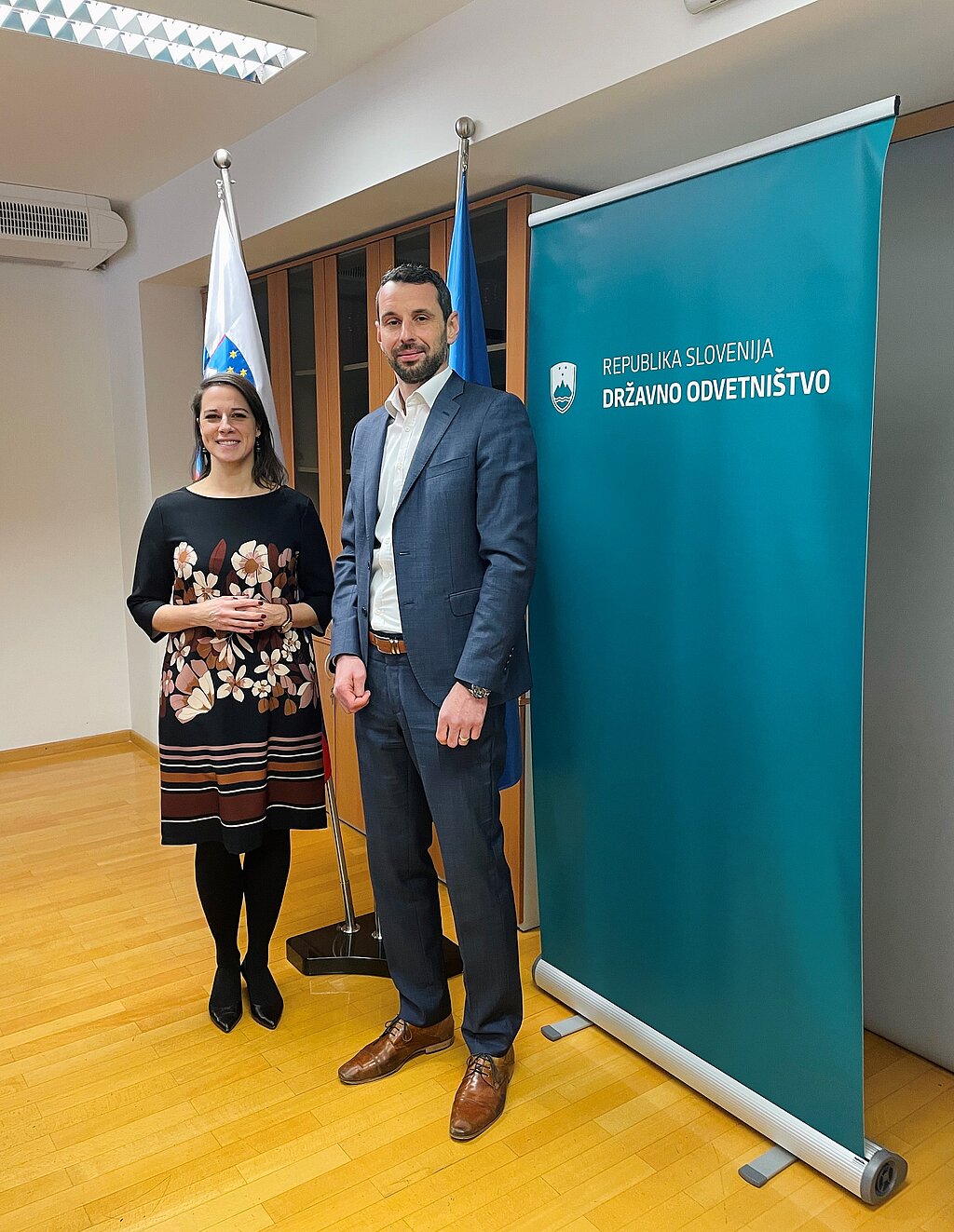 predstavnik Finančne uprave Republike Slovenije in generalna državna odvetnica