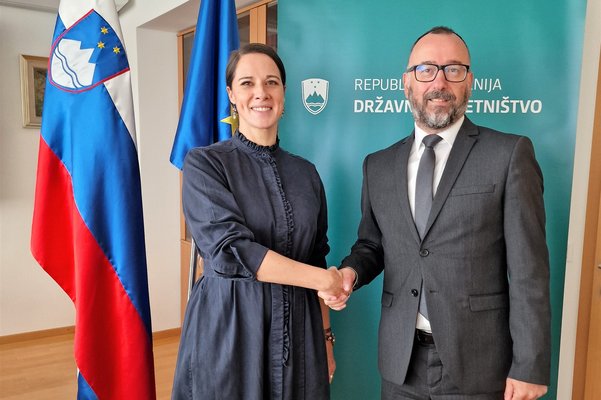 Generalna državna odvetnica dr. Ana Kerševan s predsednikom Državne revizijske komisije Samom Červekom